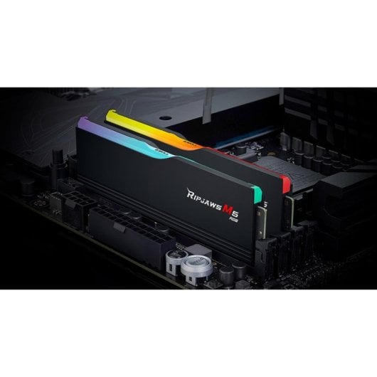 Memoria RAM G.Skill Ripjaws M5 RGB F5-5200J4040A32GX2-RM5RK 64GB Kit 2x32GB DDR5 5200MHz CL40 Intel XMP RGB Negro