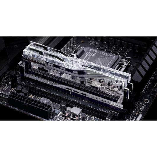 Memoria RAM G.Skill Trident Z5 Neo F5-6400J3039G16GX2-TR5S 32GB Kit 2x16GB DDR5 6400MHz CL30 RGB XMP Plateado