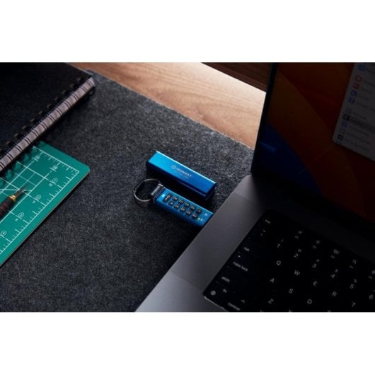 Pen USB Kingston IronKey Keypad 200C 256GB USB-C FIPS 140-3 IP68 Azul