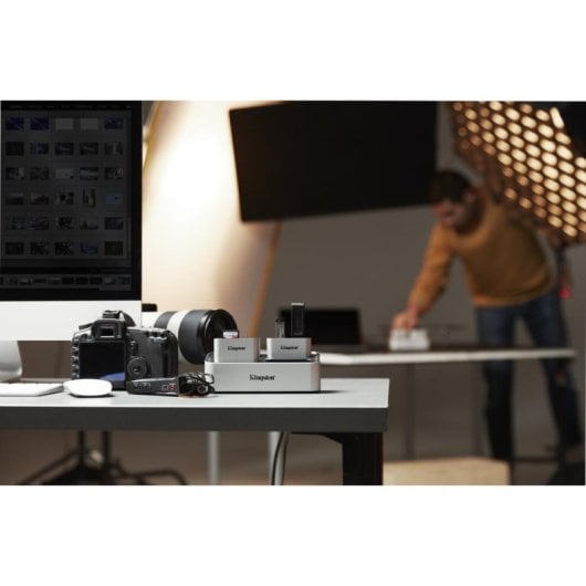 Estação de acoplamento Kingston WFS-S Workflow 4x USB-C Leitor SD UHS-II