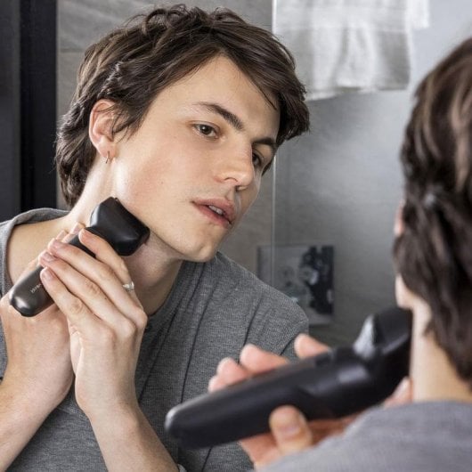 Aparador Corporal Remington 43319560100 ONE Total Body 4 Acessórios 14 Pentes LED