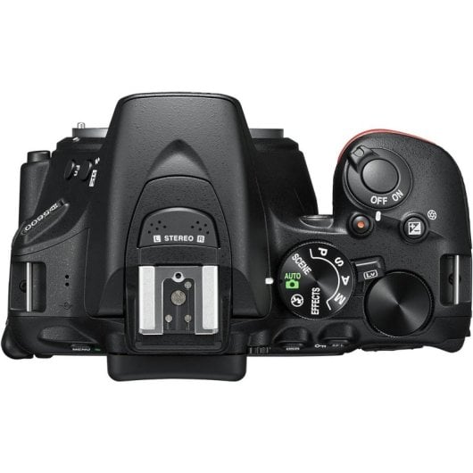 Cámara Reflex Nikon D5600 Cuerpo 24,2 MP FullHD AF 39 Puntos WiFi NFC Bluetooth