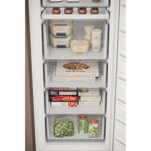 Congelador HOTPOINT HASD18F013A1 vertical embutido No Frost 209L branco