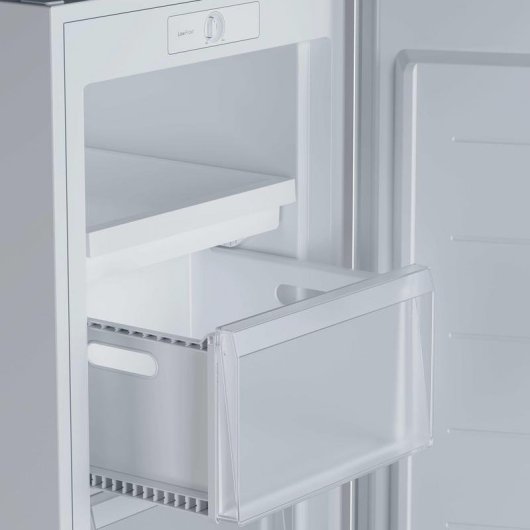 Congelador Candy CNUQ2L513EW vertical 169 L SN-ST 38 dB Classe E branco