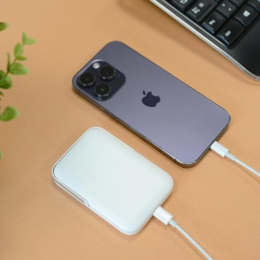 Powerbank Akashi ALTPBMAG5STW 5000mAh MagSafe Weiß USB-C 20W PD