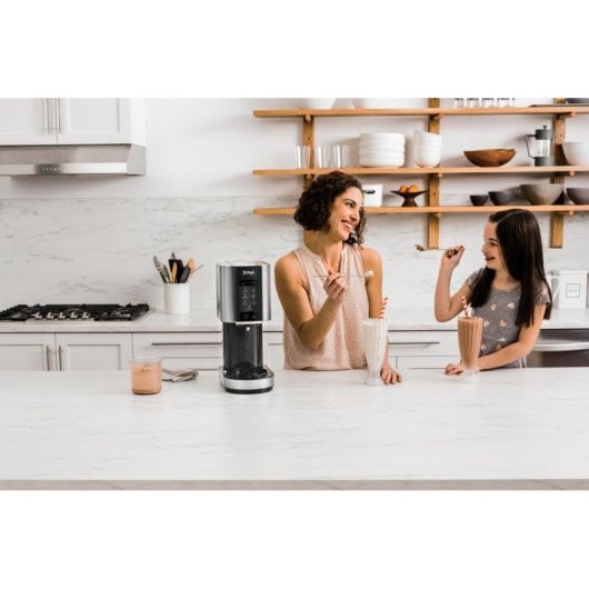 Heladeira Ninja NC302EU 800W 473ml 2 Taças Preta Compacta