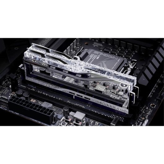 Memoria RAM G.Skill Trident Z5 Royal F5-8000J3848G16GX2-TR5S 32GB 2x16GB DDR5 8000MHz CL38 RGB Intel XMP Silber