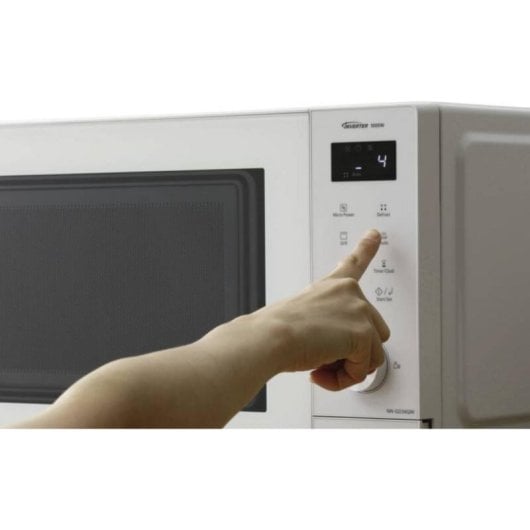 Mikrowelle Panasonic NN-GD34QWEPG 23L 1000W mit Grill Inverter-Technologie