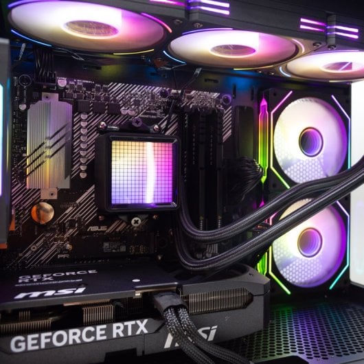 PCCom Imperial AMD Ryzen 7 5700X / 32 Go / SSD 1 To / RTX 5070 + Windows 11 Famille