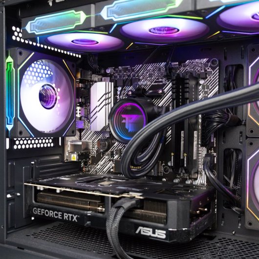PCCom Imperial AMD Ryzen 7 5700X / 32 Go / SSD 1 To / RTX 5070 / Windows 11 Home