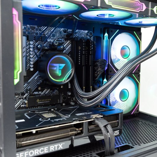 PCCom Imperial AMD Ryzen 7 5700X / 32 Go / SSD 1 To / RTX 5070 / Windows 11 Home