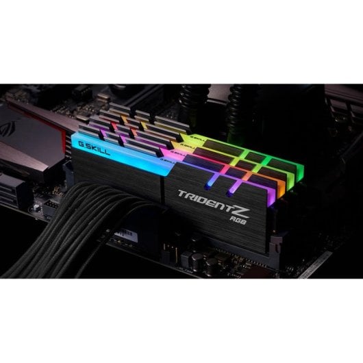 RAM G.SKILL Trident Z RGB F4-3600C16Q-32GTZRC 32GB 4x8GB DDR4 3600MHz CL16 RGB Intel XMP Multicolor