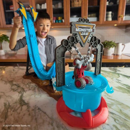 Monster truck Spin Master Monster Mutt Dalmatian Dunk Tank Mud Blasters 1:64 multicolor