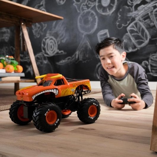 Camión Monster truck Spin Master El Toro Loco RC 1:15 con efectos de humo