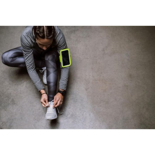 Custodia per cellulare Cellularline Armband Fitness Fascia da braccio Microfibra Verde lime Universale fino a 6.7 pollici con tasca per carta per smartphone universali