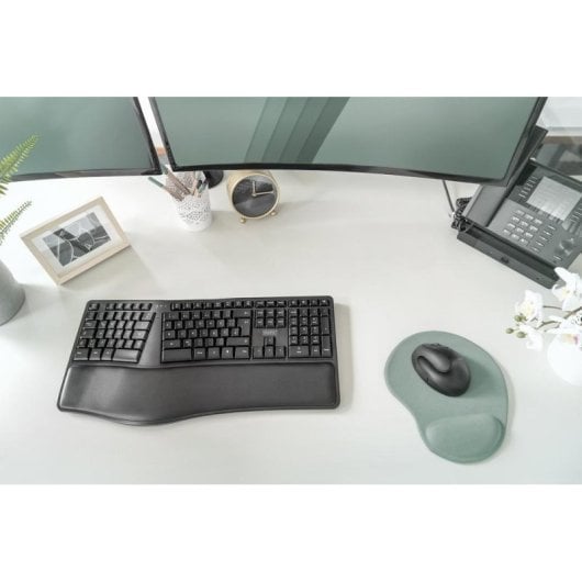 Teclado DIGITUS Ergonómico sem fios membrana com layout QWERTZ e descanso de pulso