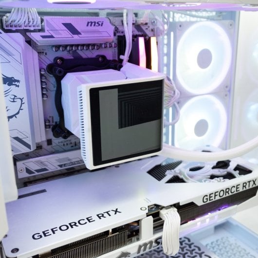 PcCom Ultimate Ryzen 7 9850X3D / 64GB / 2TB M.2 / RTX 5080 Blanco + Windows 11 Pro