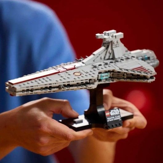 Bausatz LEGO Star Wars Venator-Class Attack Cruiser 75441 Detailliertes Display-Modell