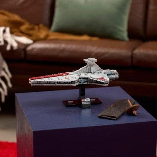 Bausatz LEGO Star Wars Venator-Class Attack Cruiser 75441 Detailliertes Display-Modell