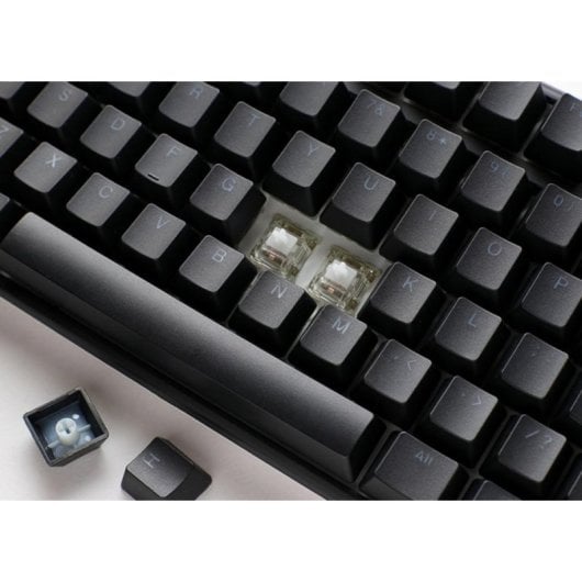 Teclado Ducky One 3 Classic TKL mecânico RGB com switches Cherry MX Black