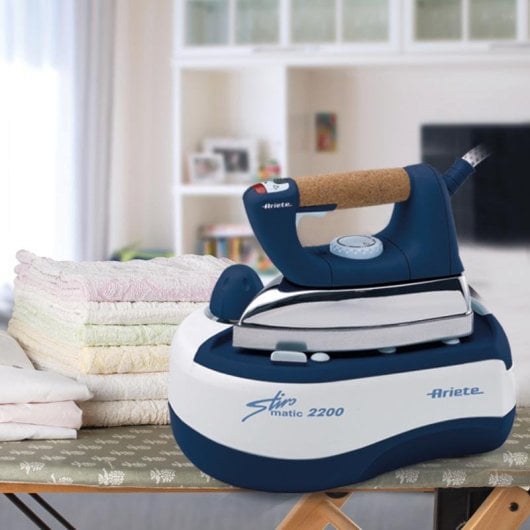 Estación de planchado de vapor Ariete 6257/01 2000 W suela aluminio 3 bar