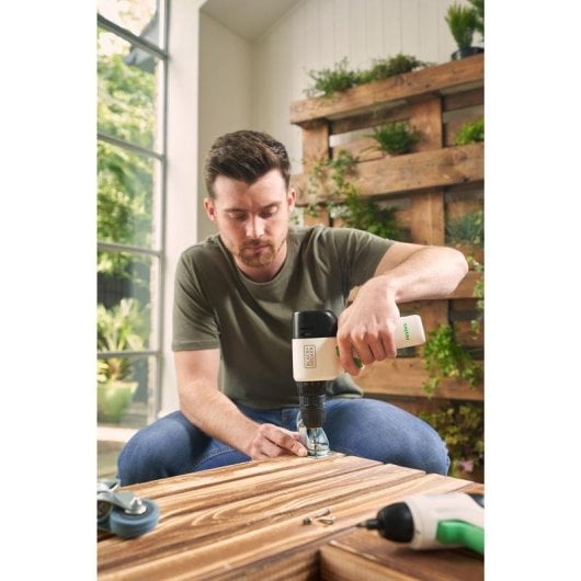 Taladro BLACK & DECKER REVDD12C-QW compacto 12V batería 1,5Ah sin cable