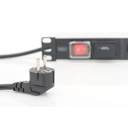 Multiprise DIGITUS 7 prises avec protection surtension et interrupteur, 2 m, aluminium