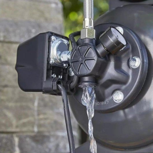 Bombe à eau Gardena 3700/4 800W Pression 4,1 bar 3700 l/h G1