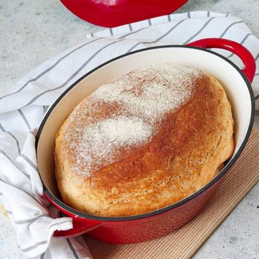 Ibili - Cocotte Ovalada De Hierro Fundido Esmaltado 3.3l  Apta Vitro E Inducción. Rojo