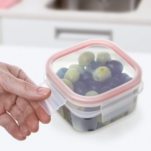 Tatay Clip Safe - Contenitore ermetico quadrato da 0,3 l con chiusura a linguetta. Rosso