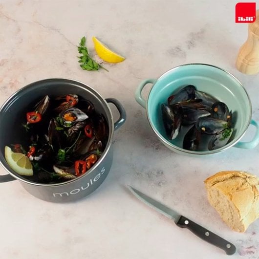 Ibili Moules - Pentola per cozze in acciaio smaltato da 22 cm con coperchio speciale. Nero