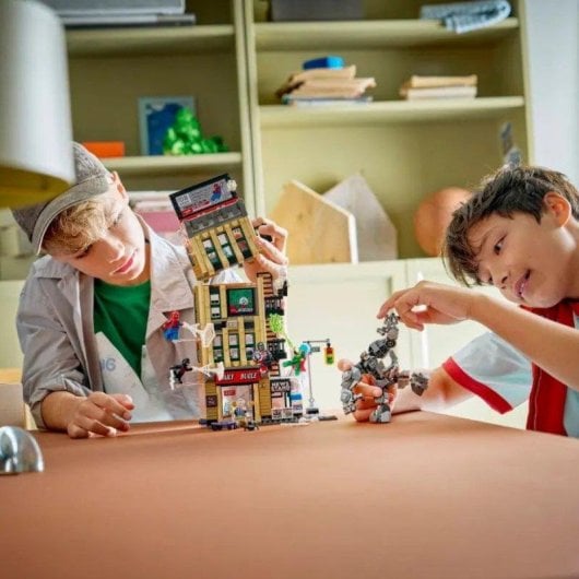 LEGO Marvel Spider-man Contre Mysterio Le Daily Bugle 76342 781 peças