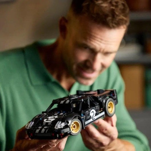 LEGO Technic Ford GT40 MKII 42223 793 peças