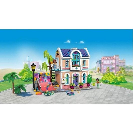 Casa de muñecas LEGO Friends 42687 Casa Familiar de Liann 946 piezas y 4 minipersonajes