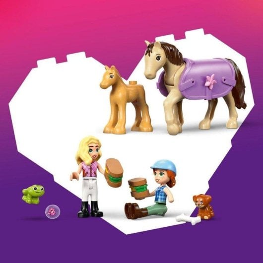 Set de construcción LEGO Friends 42695 Remolque para Caballo y Potrillo con minipersonajes y animales