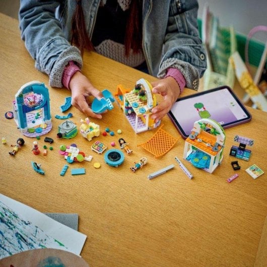 Set de jeu LEGO 42686 Friends Parc de jeux couvert 3 minipersonnages 668 pièces