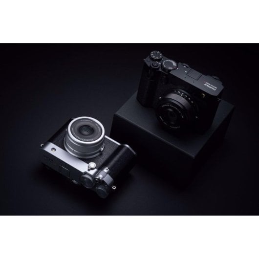 Kompaktkamera Fujifilm GFX100RF 102MP WiFi Bluetooth 35mm F4 Schwarz