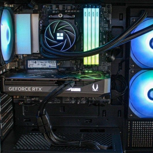 PC Sobremesa PCM Aeon Intel Core Ultra 5 16GB 1TB SSD RTX 5070 Windows 11 WiFi6