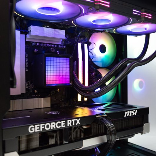 PcCom Ultimate Ryzen 7 9800X3D / 64GB / 2TB M.2 / RTX 5090 + Windows 11 Pro