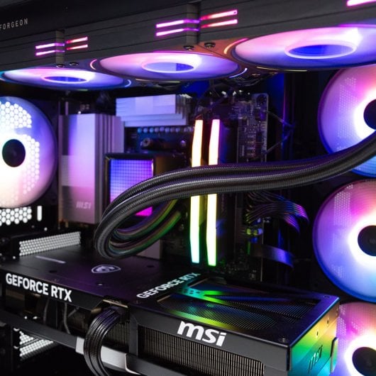 PcCom Ultimate Ryzen 7 9800X3D / 64GB / 2TB M.2 / RTX 5090 + Windows 11 Pro