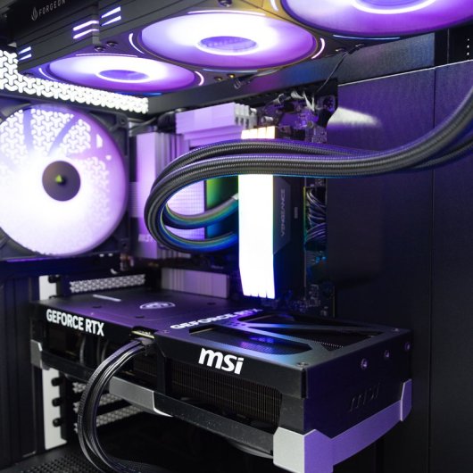 PcCom Ultimate Ryzen 9 9950X3D / 128 GB / 4 TB SSD M.2 / RTX 5090 + Windows 11 Pro