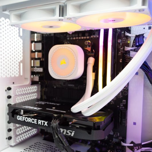 PcCom iCUE AMD Ryzen 5 7600X / 32GB / 1TB / RTX 5060 Ti 16GB