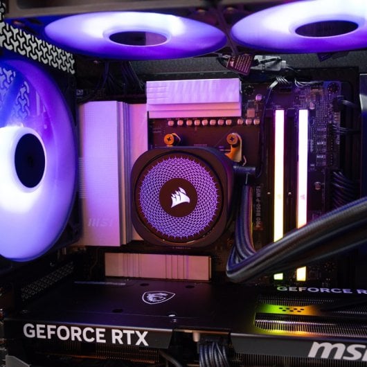 PcCom iCUE AMD Ryzen 7 9800X3D / 32GB / 1TB SSD / RTX 5080 / Windows 11 Home