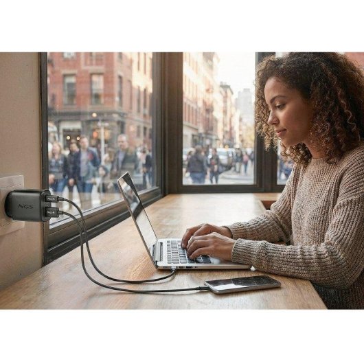 Cargador NGS EON 45W GaN USB-C PD PPS y USB-A Quick Charge 3.0 compacto
