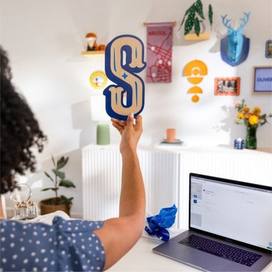 Máquina de Corte Inteligente Cricut Maker 4 Azul + Pacote Essencial + Base de Corte Adesiva + Kit Aplicador e Removedor de Tecido + Lâmina Premium de Ponta Fina + 2 Rodas de Vinco