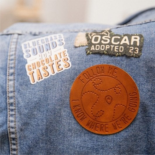 Máquina de Corte Inteligente Cricut Maker 4 Azul + Embalagem Essencial + Base de Corte Adesiva + Kit Aplicador e Removedor de Tecido + Lâmina de Substituição Premium com Ponta Fina