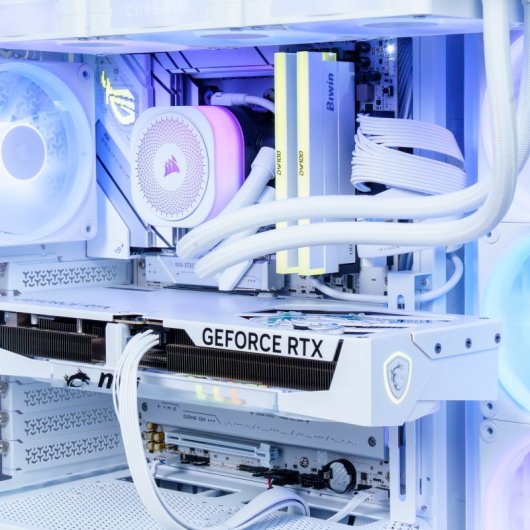 Epical-Q Bucaneer-w Coul I AMD Ryzen 7 7800X3D, 32GB, 1TB SSD NVMe, RTX 5070 + Windows 11 Pro