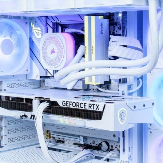 Epical-Q Bucaneer-w Silver XIII AMD Ryzen 9 9950X3D, 48GB, 2TB SSD NVMe, RTX 5080 + Windows 11 Pro