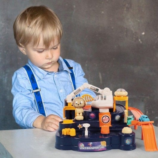 Circuit de course Ogi Mogi Space Adventure Mini avec 4 boutons et accessoires