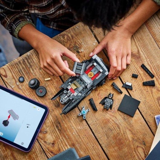 LEGO Super Heroes DC Batman Batmóvil The Batman 76332 330 piezas